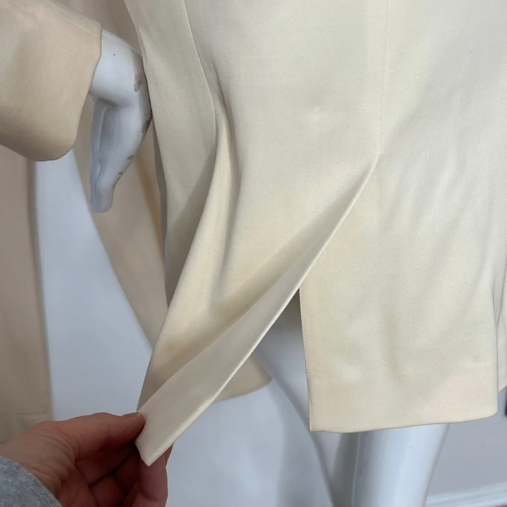 Escada Sz 40 Cream Virgin Wool Two Piece Pant Suit Structured Blazer